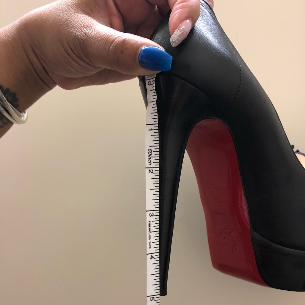 Christian Louboutin Cute Tasselled Black Pumps - Picture 7 of 8